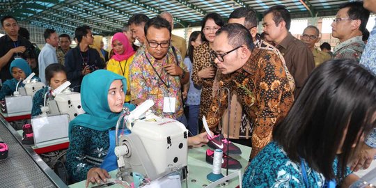 Kepala daerah diminta awasi pembayaran THR