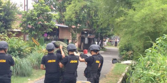 Koper warna merah hebohkan asrama polisi Medan, penjinak bom datang