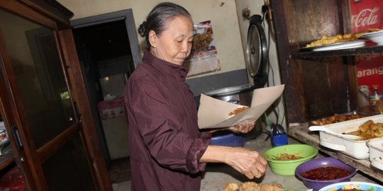 Mak Nem, puluhan tahun jadi juru masak tahanan Polres Malang