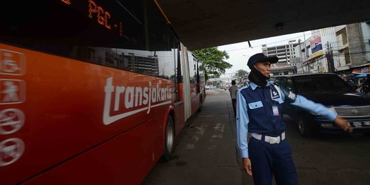 Infrastruktur belum siap, uji coba Koridor 13 TransJakarta ditunda