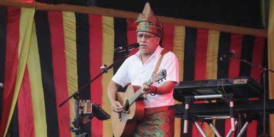 Iwan Fals duet Mitsubishi Fuso, jadinya konser Panggung Kita