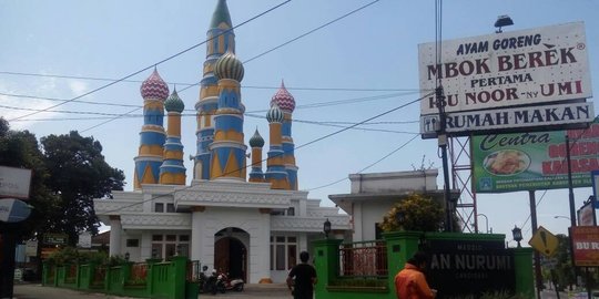 Yogyakarta punya masjid berkubah warna-warni mirip Kremlin
