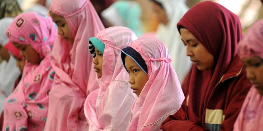 Ini ganjaran kenikmatan dari Allah bagi umat yang cinta anak yatim