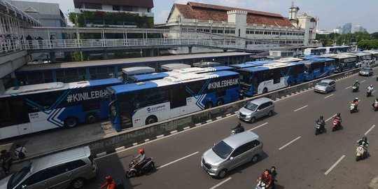 Demo karyawan & teror molotov buat bos PT TransJakarta