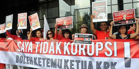 Aksi Gerakan Indonesia Waras tolak hak angket DPR di KPK