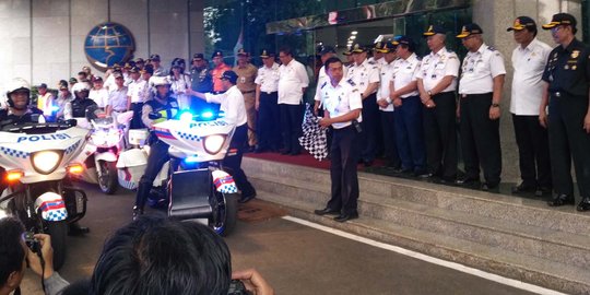 Pimpin apel posko Lebaran, Menhub Budi luncurkan aplikasi mudik