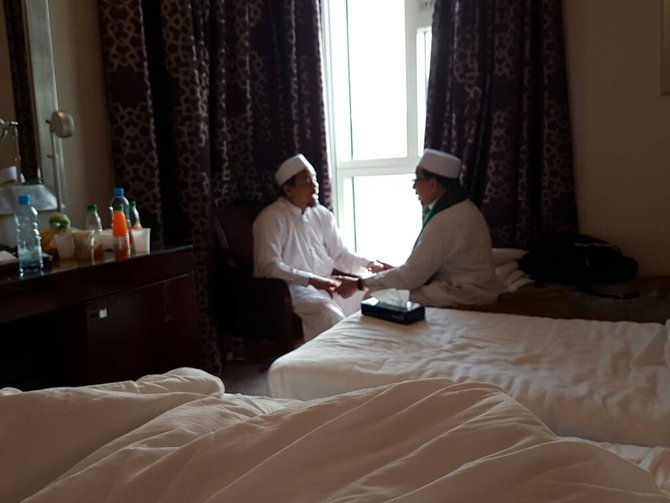 petinggi pks bertemu dengan habib rizieq di mekkah