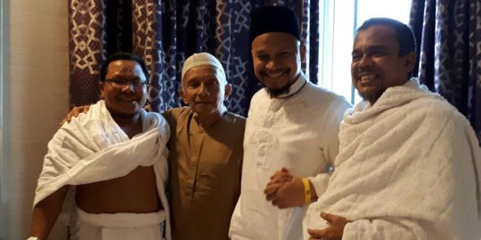 Ketemu di Arab, Amien Rais & Rizieq sama-sama curhat ada masalah