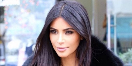 Ini 4 bahan alami yang jadi rahasia rambut berkilau Kim Kardashian