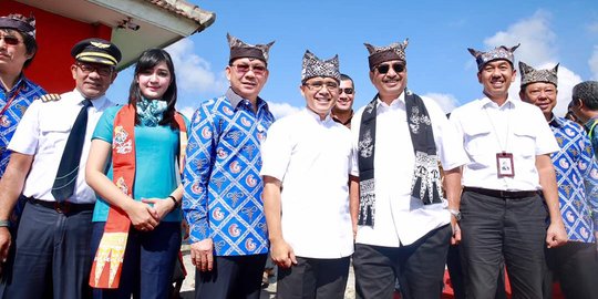 Menpar tantang Bupati Anas untuk tingkatkan wisatawan ke Banyuwangi
