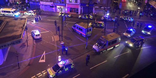 Suasana mencekam usai mobil tabrak jemaah tarawih di London