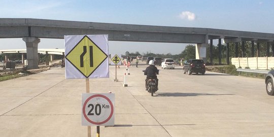 Tol Solo-Ngawi resmi dibuka, ratusan pemudik mulai melintas