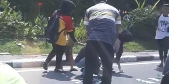 Panik dikejar, maling modus pecah ban buang uang Rp 30 juta ke jalan