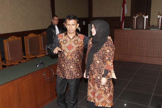 sidang gatot pujo nugroho dan istri