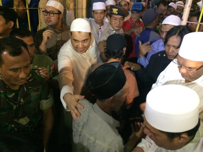 Pengertian Zakat Macam Macam Hak Penerima Zakat Dan