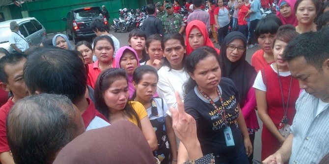 Karyawan garmen di Depok dipaksa kerja lembur, jatah THR disunat | merdeka.com