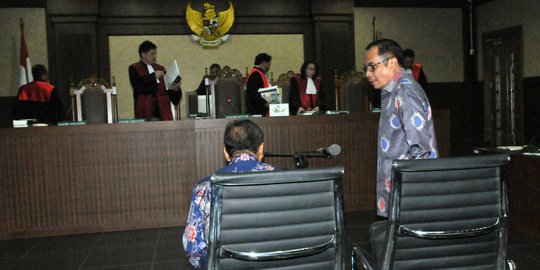 Dua terdakwa korupsi e-KTP juga dituntut bayar ganti rugi