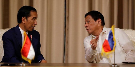 Jokowi telepon Duterte soal bantuan pasukan berantas ISIS di Marawi