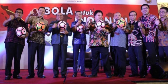 Dukung sepakbola usia dini, perusahaan otomotif bagi ribuan bola