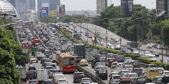 Jalur Cikarang Utama macet sampai 4 kilometer