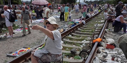 Begini aktivitas pasar loak di Ukraina