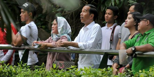 Ekspresi Jokowi saat melihat penghuni Ragunan