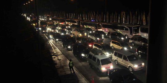 Besok, puncak arus balik di tol Cikampek