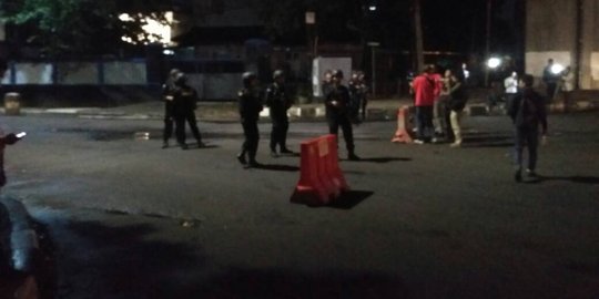 Olah TKP penusukan 2 anggota Brimob, polisi temukan tas warna hitam