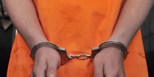 Simpan paket sabu dalam bungkus rokok, guru honorer ringkus polisi