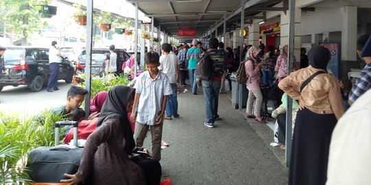 Meski arus balik, KAI catat masih ramai warga Jakarta baru mudik