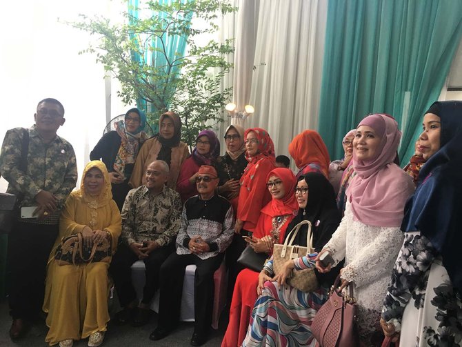 Banyak pejabat hingga sosialita hadiri open house di rumah 