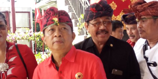 Berbekal dukungan 9 DPC PDIP, Wayan Koster daftar maju Pilgub Bali