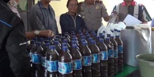 Warung miras oplosan diduga milik polisi di Tanjung Barat disegel