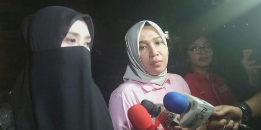 Usai diperiksa, Firza minta polisi tangkap penyebar chat porno