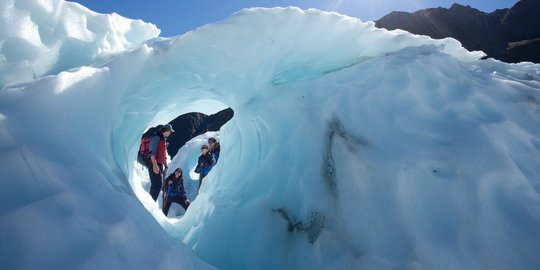 Bertualang mendaki glasier di Franz Josef, Selandia Baru