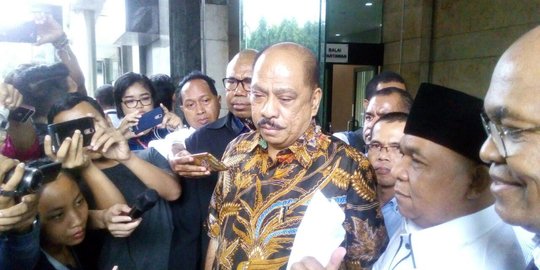 Penyidik KPK cecar Mekeng soal aliran duit e-KTP dan Andi Narogong