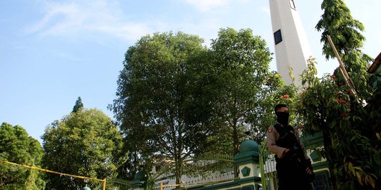 2 Hari sebelum ledakan di KUA, warga lihat pria panjat pagar masjid
