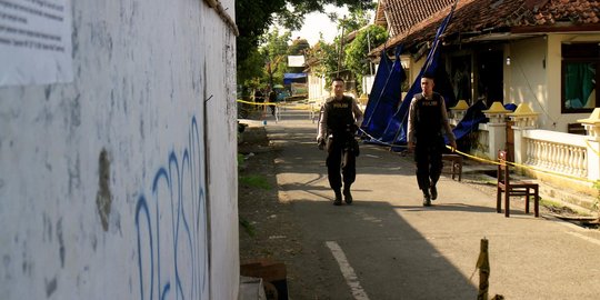 Polisi temukan obat nyamuk di KUA Sidareja, diduga sumbu peledak