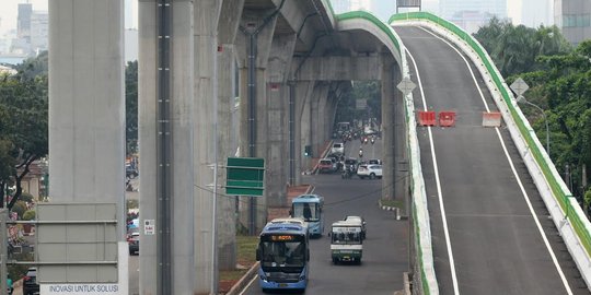 Pemprov DKI belum pasang lampu di 260 titik koridor 13 Transjakarta