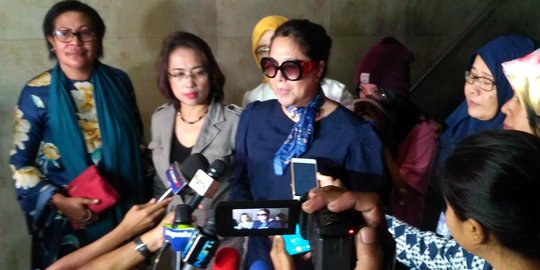 Didampingi suami, Joice beberkan alasan tampar petugas bandara