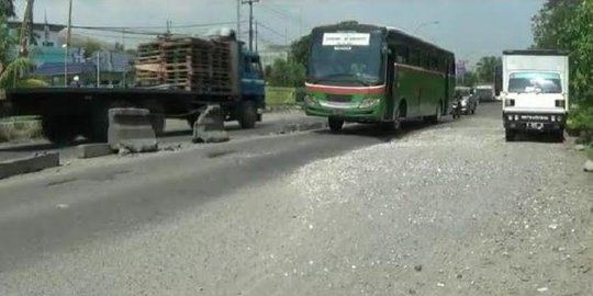 4 Fakta pembangunan jalan dari sampah plastik dimulai 