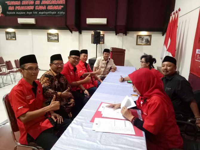 pdip banyuwangi kembalikan formulir anas untuk pilkada jatim