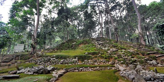 Jejak Megalitikum di Situs Cibalay yang belum terekspos maksimal