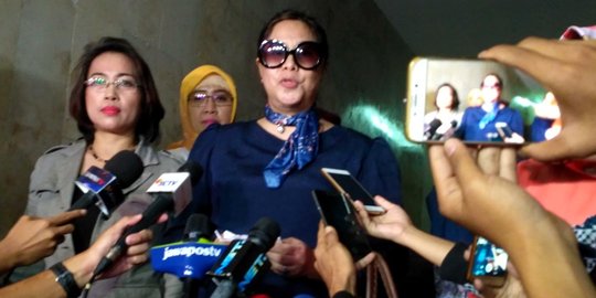 Istri jenderal penampar petugas bandara sedang galau saat diperiksa