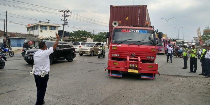 Sidak, Wali Kota Semarang berhentikan 7 truk kelebihan muatan