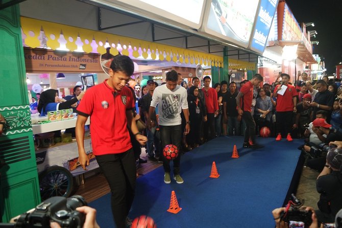 meet and greet bertema 039bicara gaya hidup bintang sepakbola bersama bali united di rumah indofood039