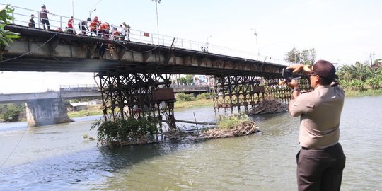 Gara-gara puntung rokok, Jembatan Lama Kota Kediri kembali terbakar