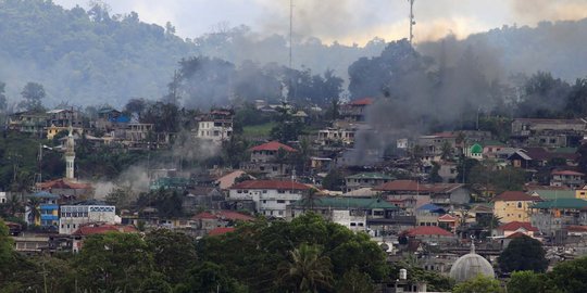 Serangan udara meleset lagi, 2 tentara Filipina tewas