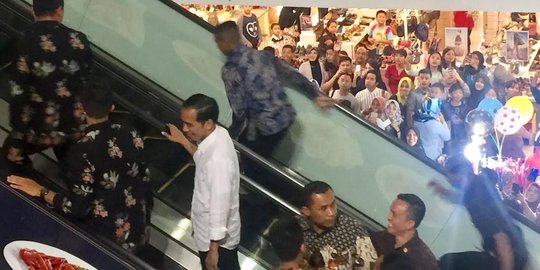 Keliling Mal Panakkukang, Jokowi beli 3 kemeja, sempat minta diskon