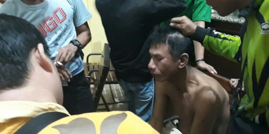 Uang tip pijat plus kurang, seorang gay bawa kabur HP pelanggan